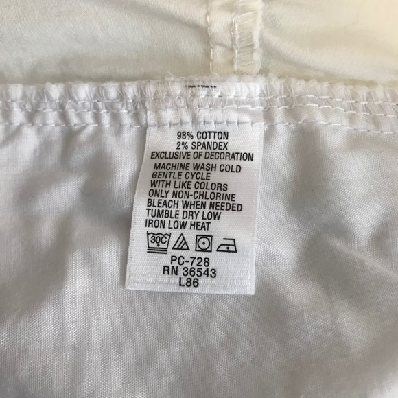 Izod Women’s White Bermuda Shorts 98% Cotton Size 6 - Picture 6 of 6